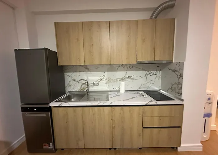 Daire R&r Mali Robit Golem (Tirana)