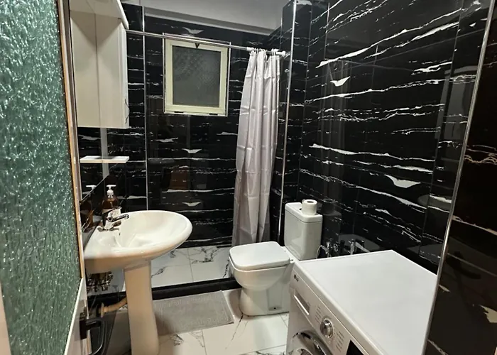 R&r Mali Robit * Golem (Tirana)